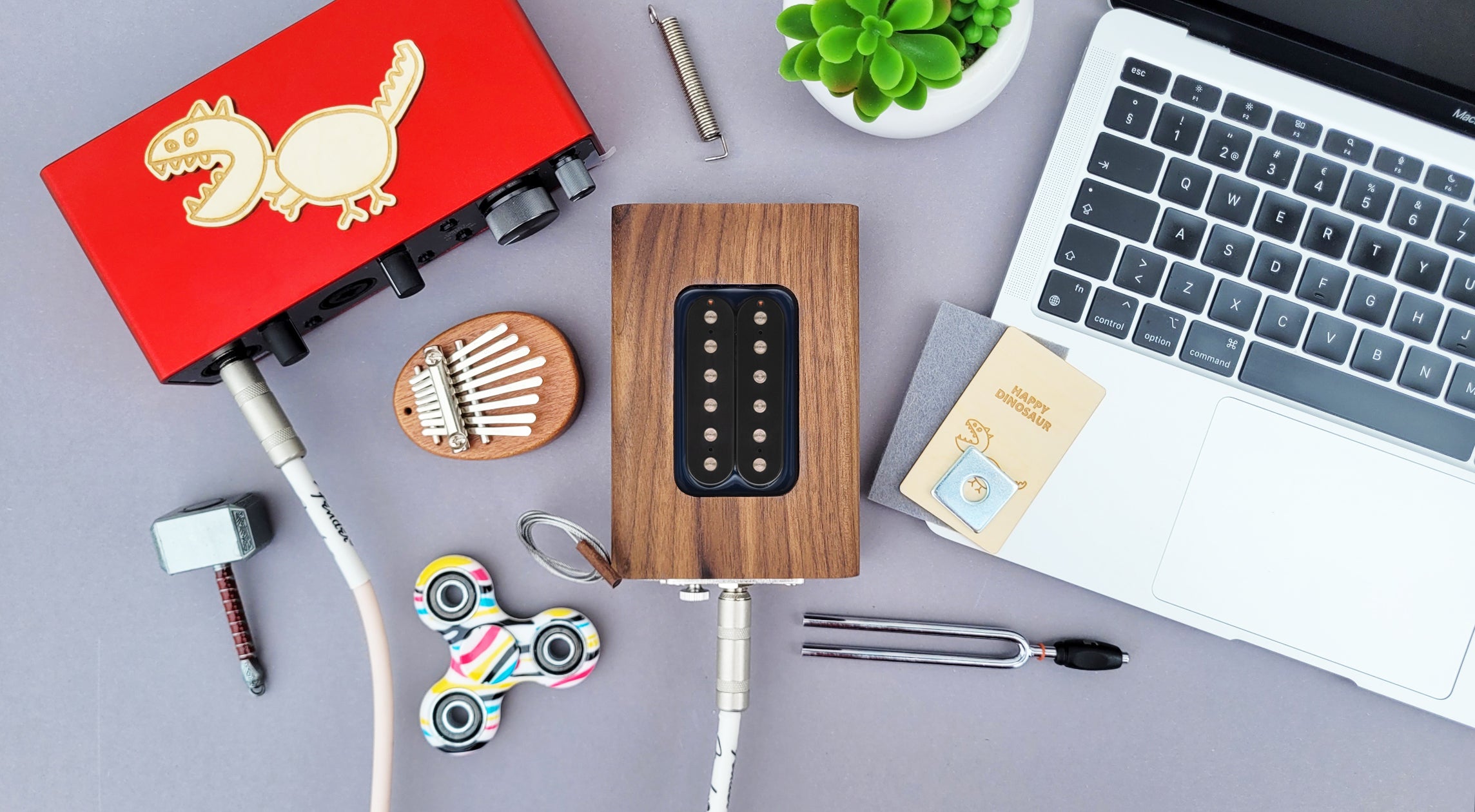 Tabletop Humbucker – Happy Dinosaur